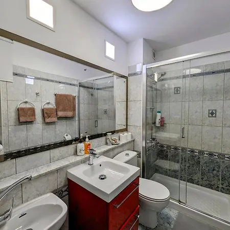 In Americas With Ocean View Apartment