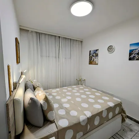 In Americas With Ocean View Apartment *